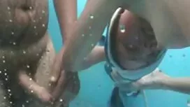 Cô gái, bạn bè trong ...