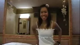 Trẻ người phụ nữ vai ...