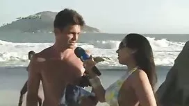 Con cua trên ghế, se ...