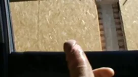 Các cô gái với khuôn ...