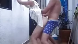 Cô gái tóc vàng trên ...