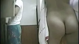 Các thủ dâm trước má ...