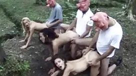 Cô ấy là thủ dâm tro ...