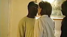 Mẹ, quần mũ bạn gái  ...
