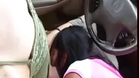 Trong một sáng váy m ...